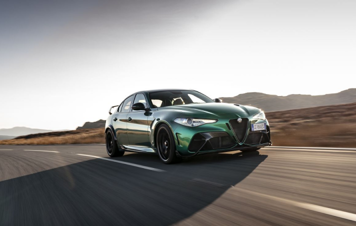alfa-romeo-giulia-gta