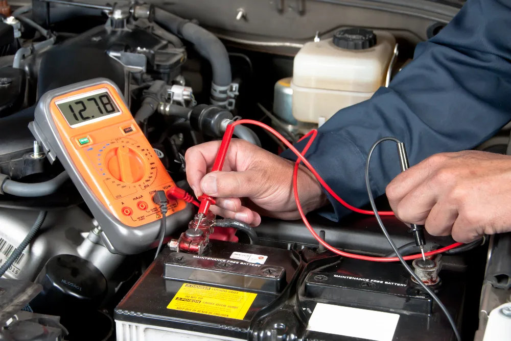 contrôler la charge d'une batterie voiture