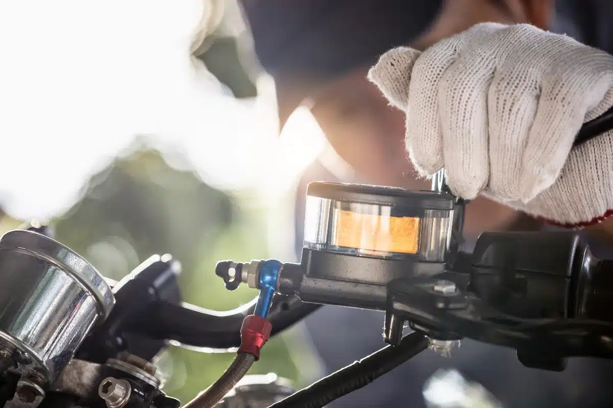 purger le frein d'une moto