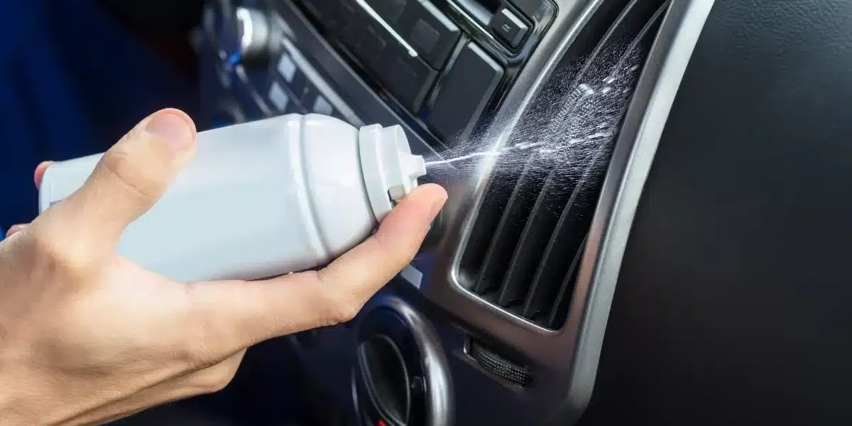 faire l'entretien de la clim de la voiture