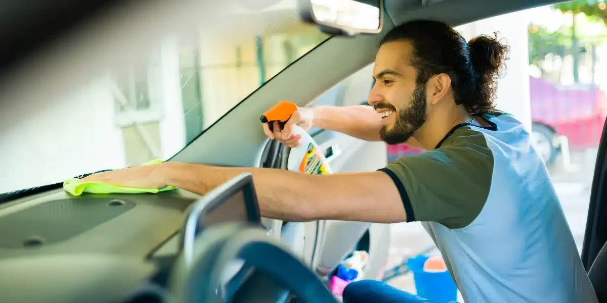 nettoyage voiture intérieur