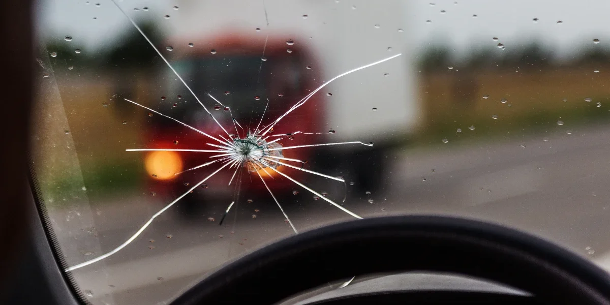 impact pare brise contrôle technique