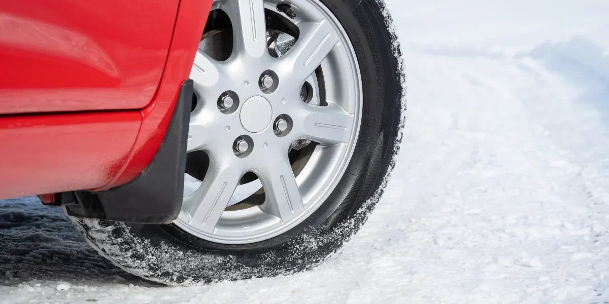 choisir entre pneus hiver et pneus 4 saisons