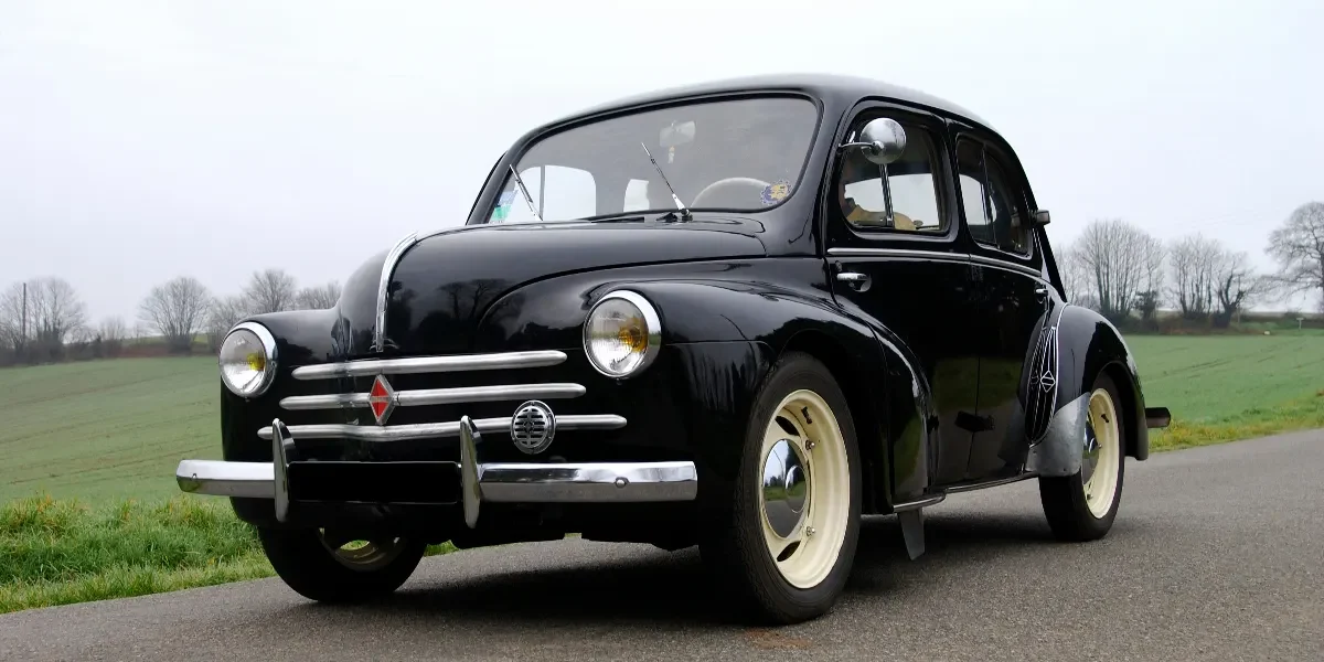 voiture de collection 20 ans ou 25 ans