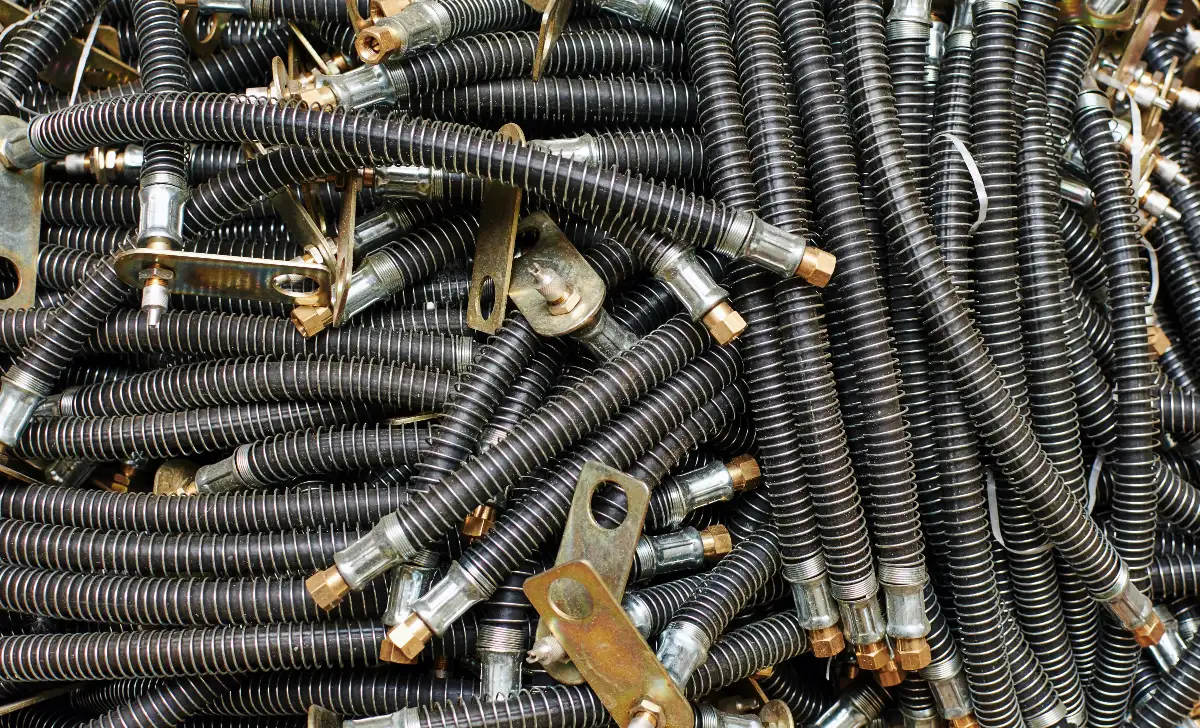 flexible de frein de voiture endommagé