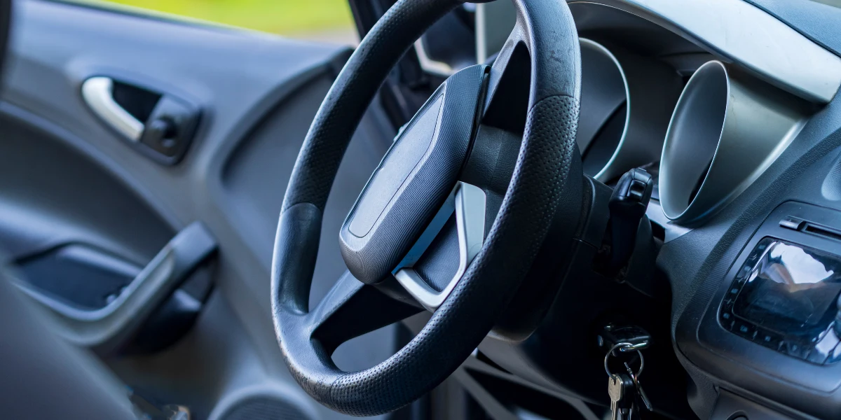 volant bloqué et clé qui ne tourne pas